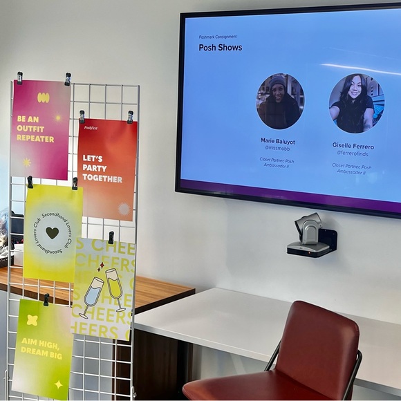 MISSMOBB IS LIVE 🩵🦆 - Picture 7 of 17